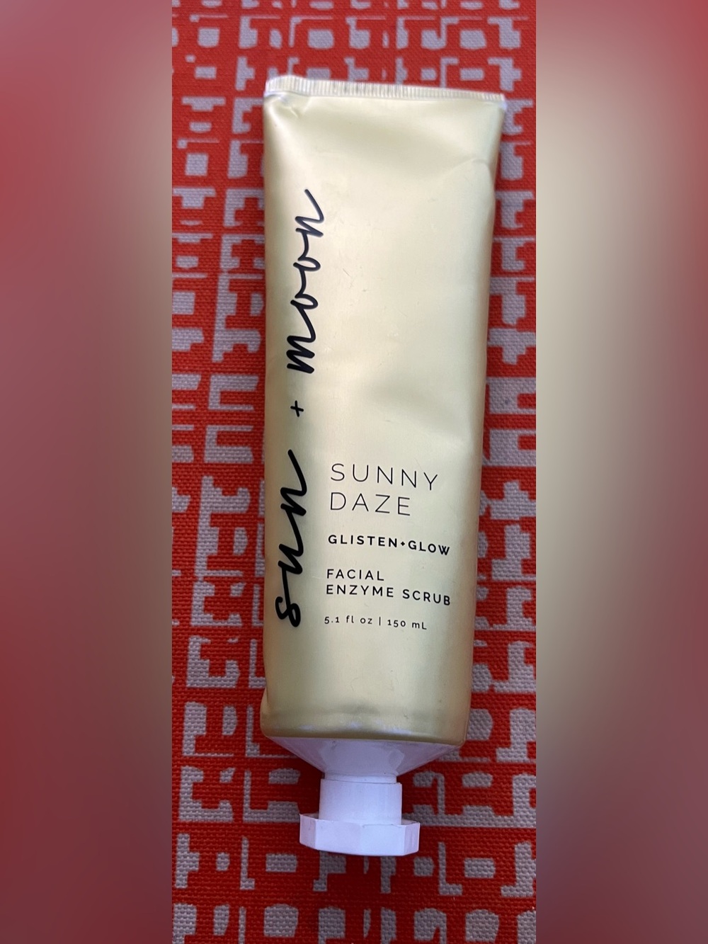Sun + Moon Sunny Daze Glisten + Glow Facial Enzyme Scrub — Cream
